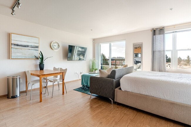 Building Photo - 2806 17th Ave S