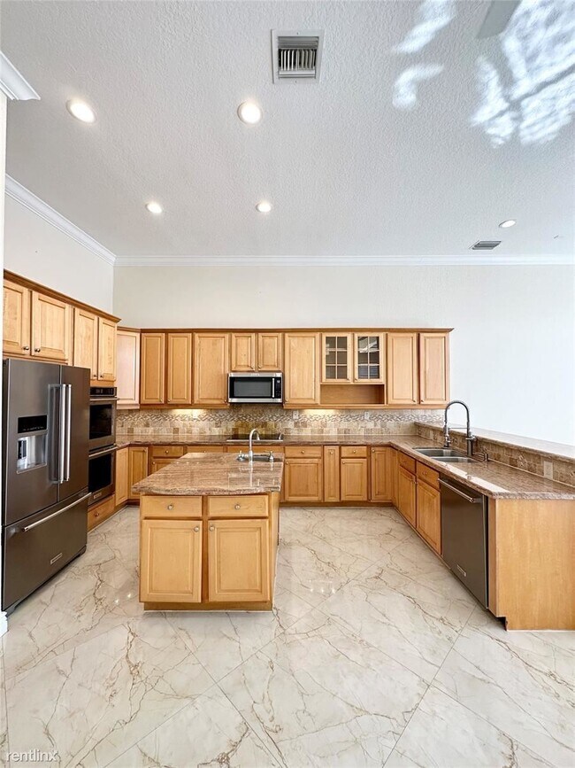 Building Photo - 5 br, 3 bath House - 4824 NW 124th Way