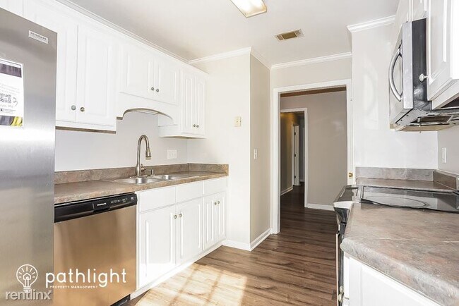 Building Photo - 4 br, 2 bath House - 524 Country Glen Driv...