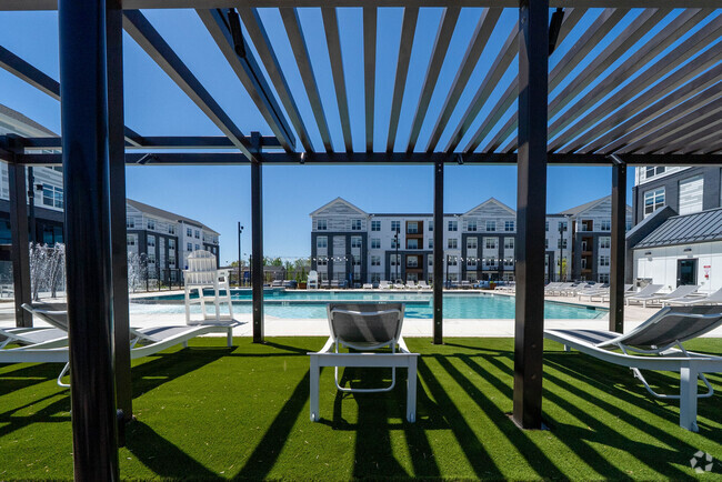 Building Photo - James Run Apartments
