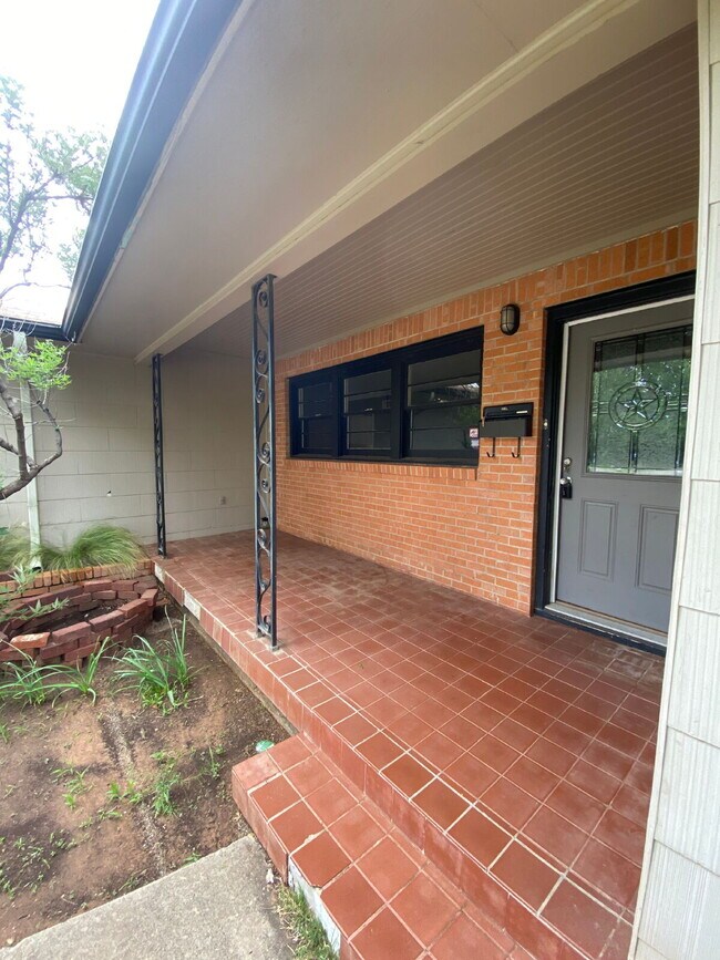 Foto del edificio - Charming 3-Bedroom Lubbock Home with Spaci...