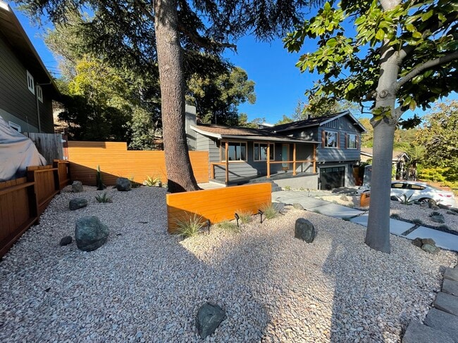 Foto del edificio - 3662 Farm Hill Blvd