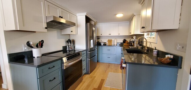 Building Photo - Spider Lake Winter Rental Includes Utilities