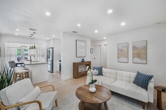 Building Photo - 12325 NE 11th Ct
