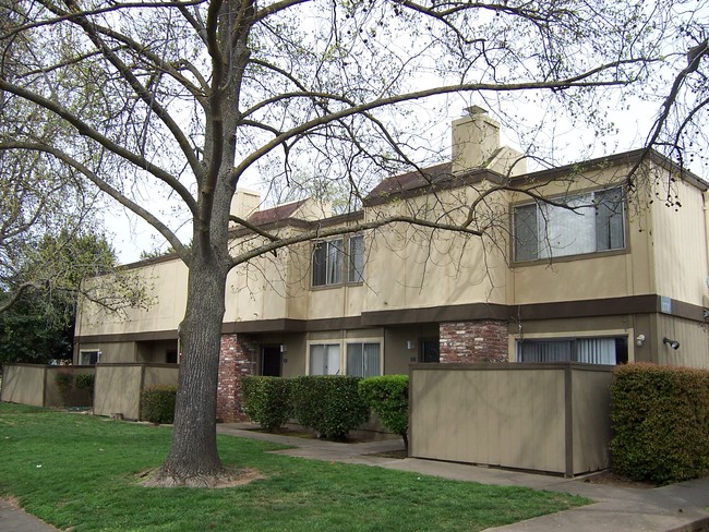P - Silver Creek Townhomes