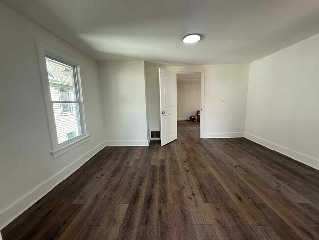 Foto del edificio - 66 Endicott Ave