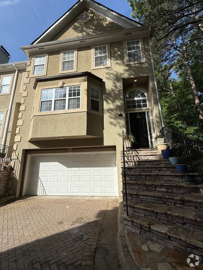 Building Photo - 2456 Brookhaven Heights Ct NE