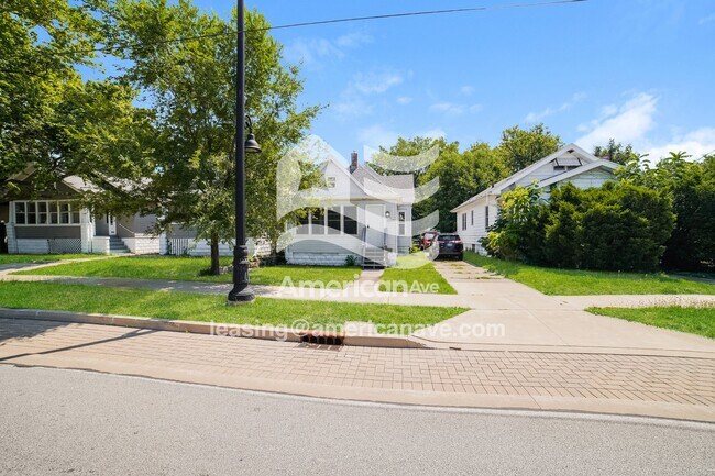 Foto del edificio - 2222 N Sheridan Rd