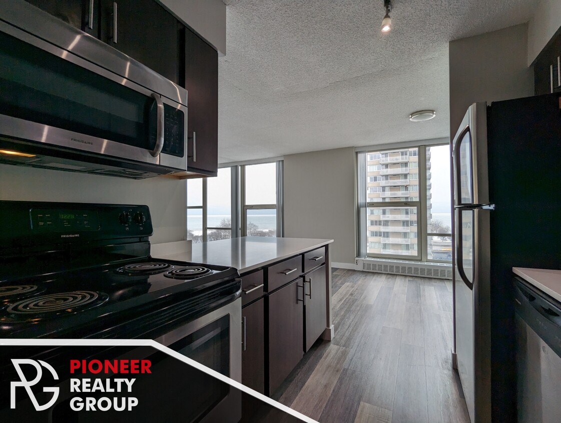 Foto principal - 5556 N Sheridan Rd