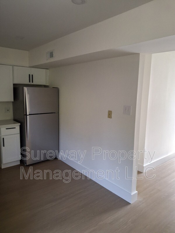 Foto del edificio - 128 Eaves Mill Rd