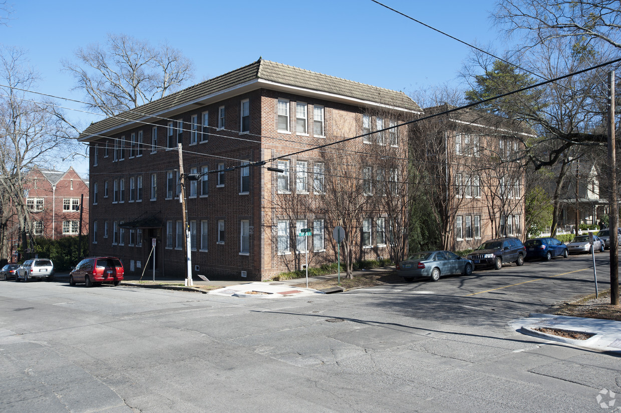 Primary Photo - Cobb Lane Corners