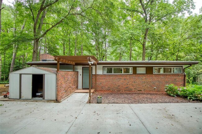 Foto del edificio - 2700 Brook Park Way