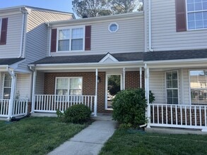 Building Photo - 406 Crescent Ct