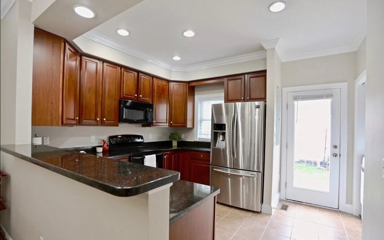 Foto principal - 250 E Delaware Ave