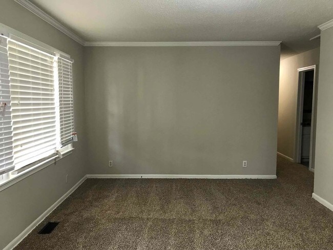 Building Photo - 201 E Hale St