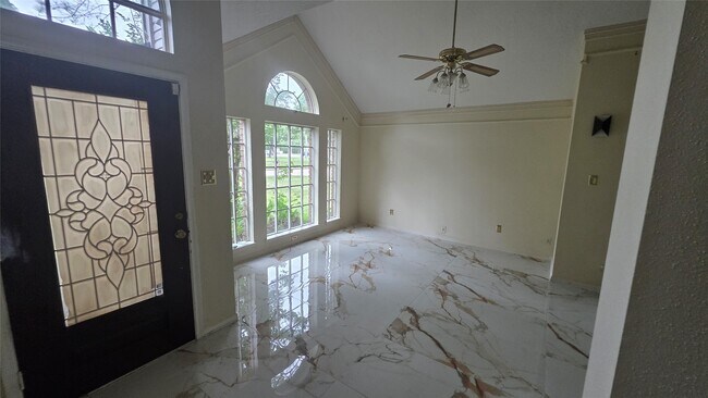 Foto del edificio - 15207 Pebble Lake Dr