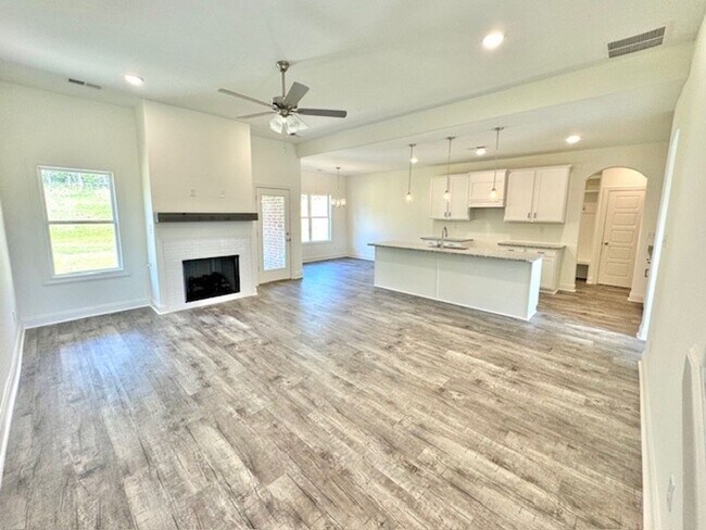 Building Photo - Now Leasing A 5-Bedroom 3 Bath Home In Oli...