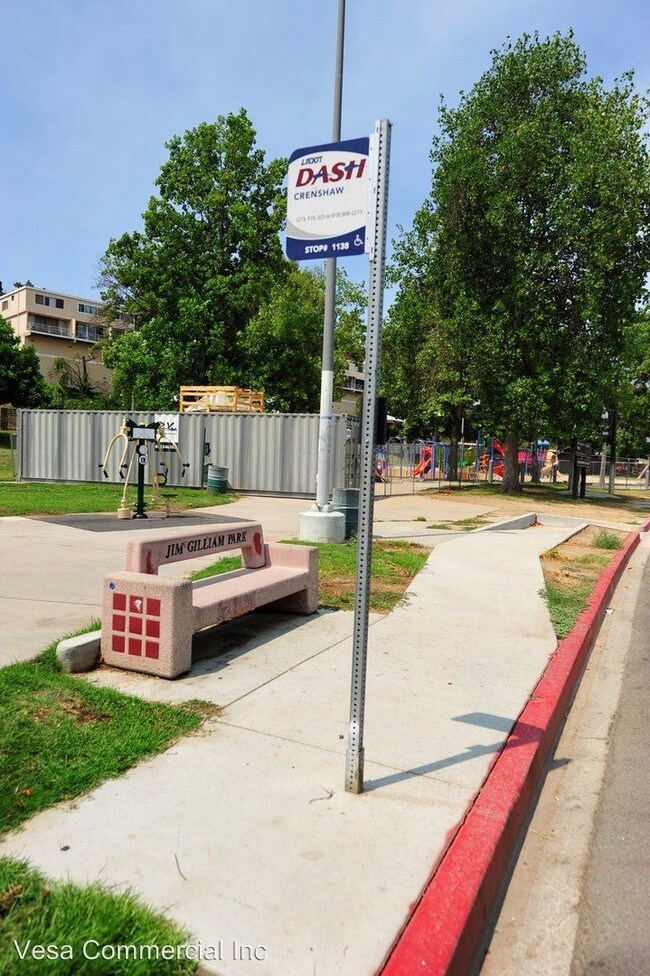Foto del edificio - 4046 Nicolet Ave