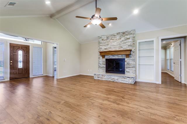 Foto del edificio - 2514 Golden Oaks Dr