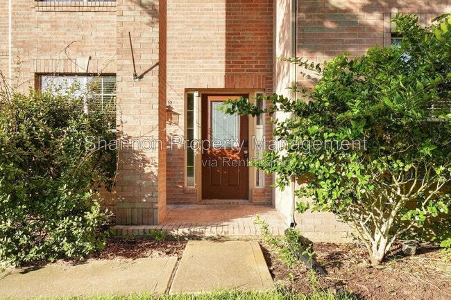 Foto del edificio - 3830 Misty Falls Ln