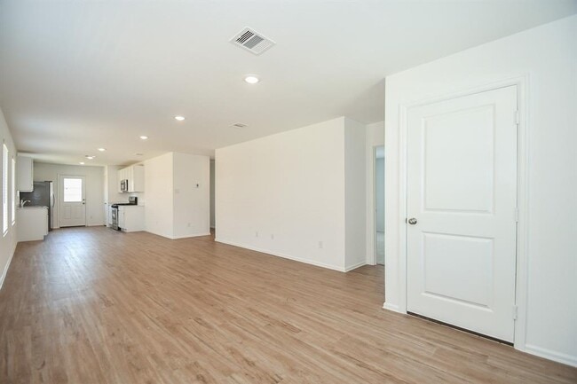 Building Photo - 4123 Saw Mill Peak Ln