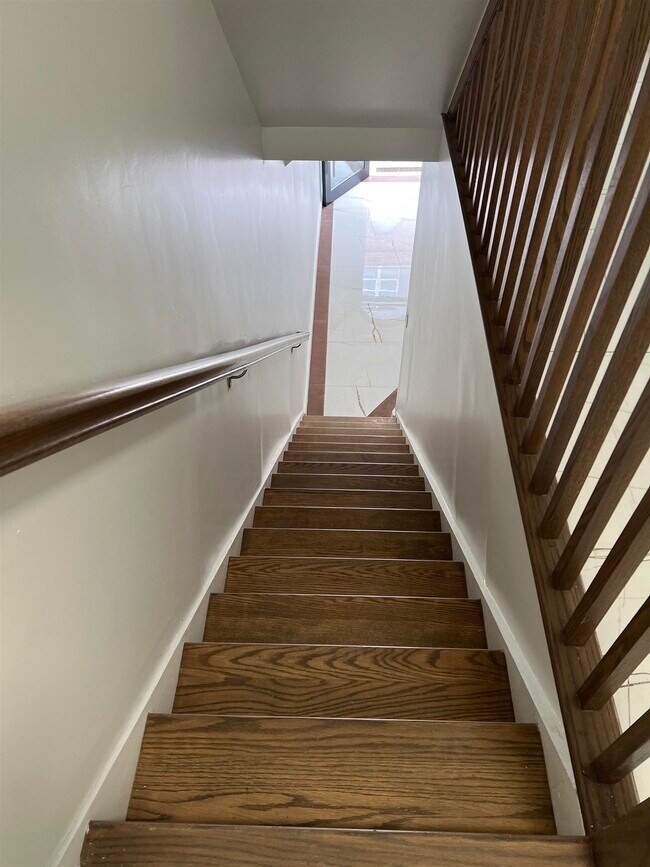 Foto del edificio - 12 Ivy Pl