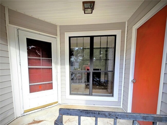 Foto del edificio - 590 Windchase Ln