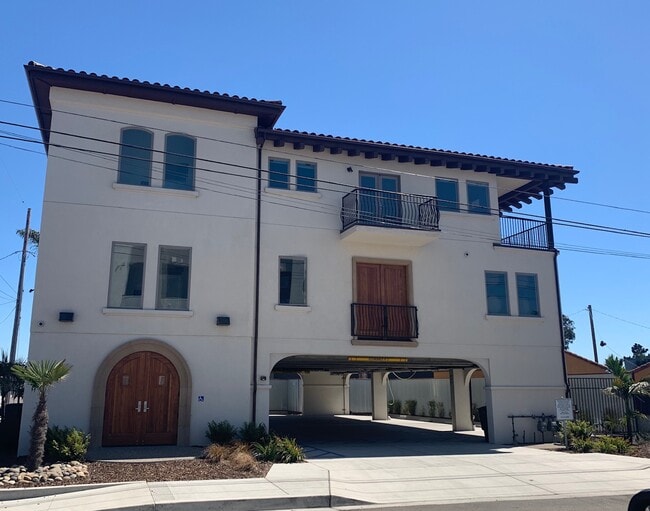 Side elevation - 200 S 4th St