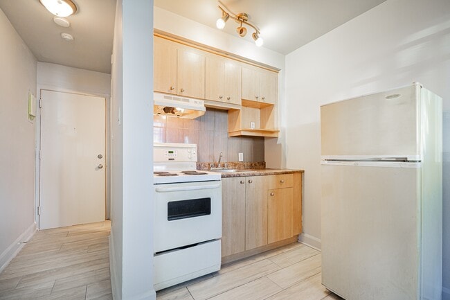 Photo du bâtiment - 6880-625e 25e Ave