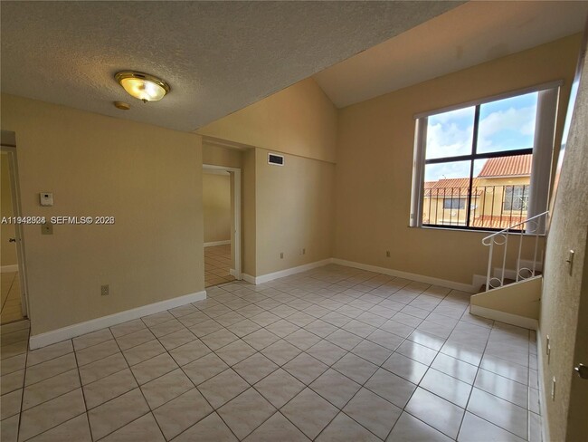 Foto del edificio - 2710 W 60th Pl