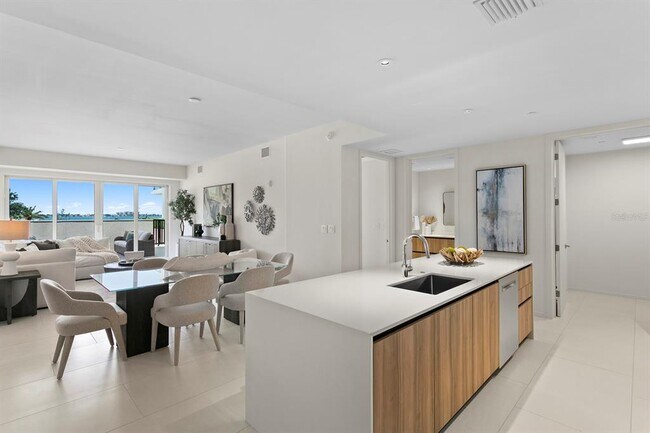 Foto del edificio - 1020 Sunset Point Rd