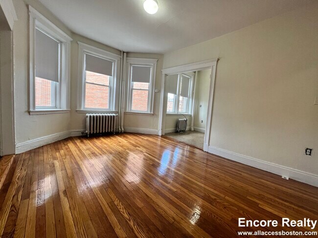 Building Photo - 1163 Boylston St