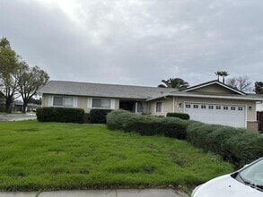 Building Photo - 2902 Litchfield Dr
