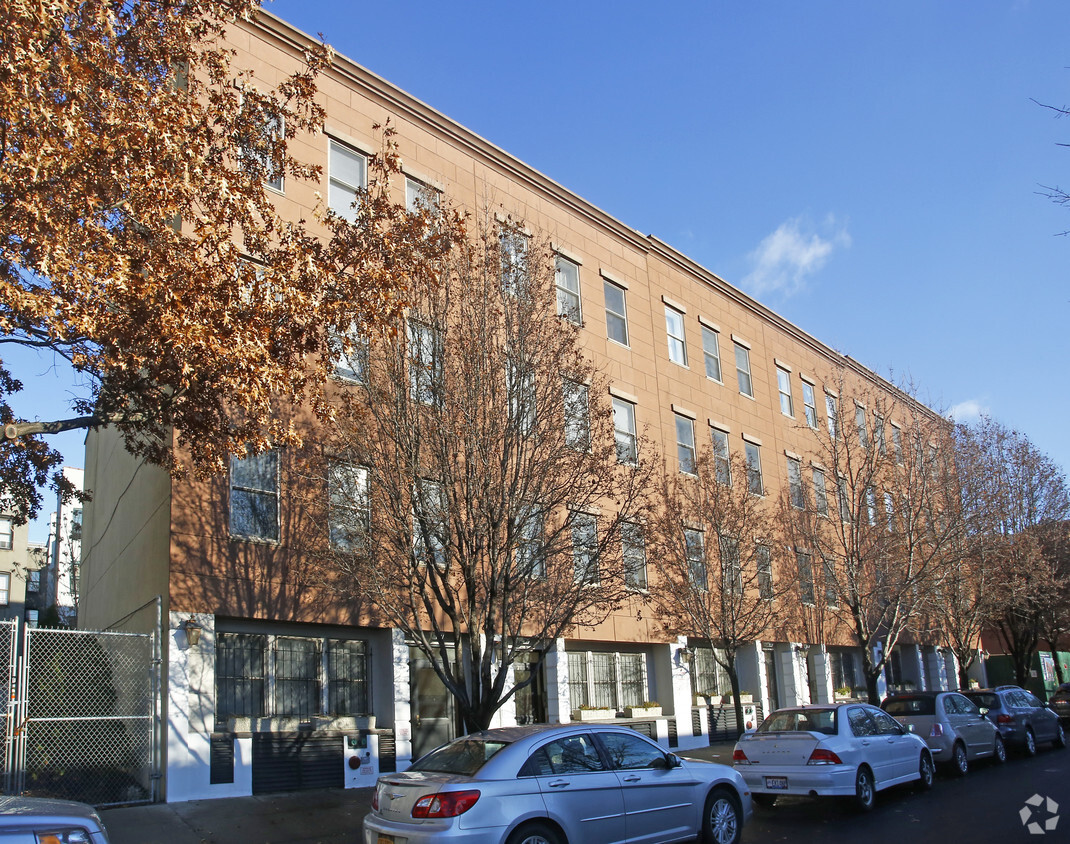 Building Photo - Ten Eyck & Maujer Street Apartments