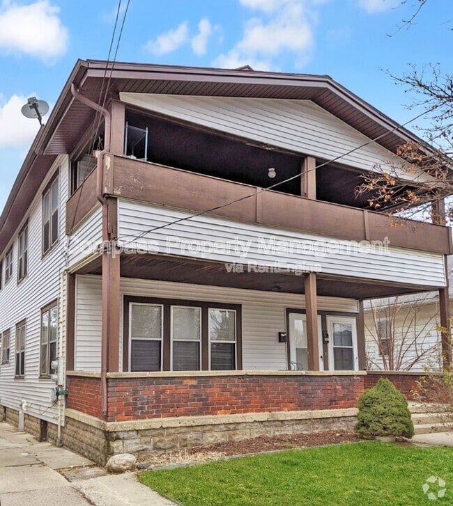 Building Photo - 705 Knapp St NE
