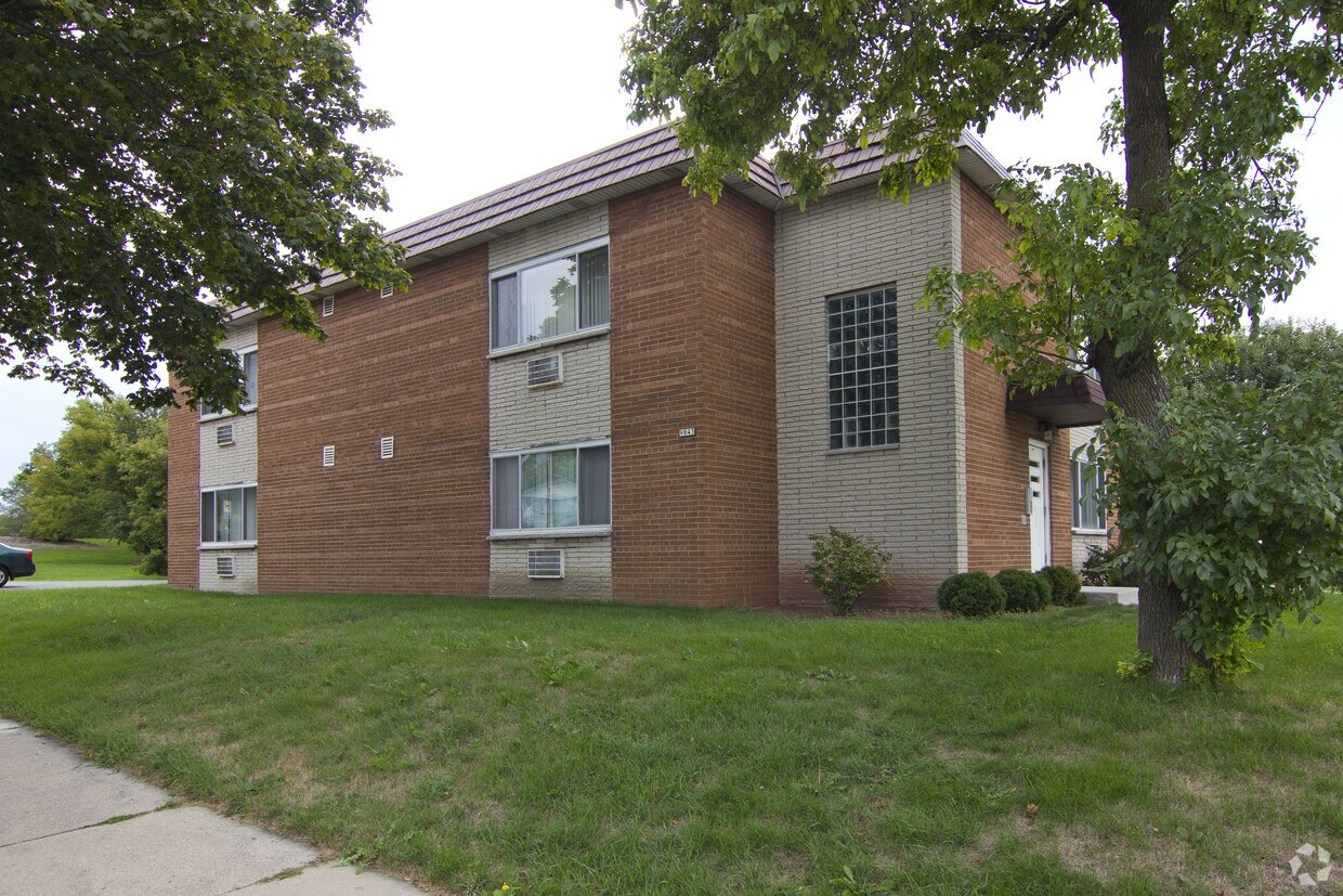 Primary Photo - 9843 W National Ave