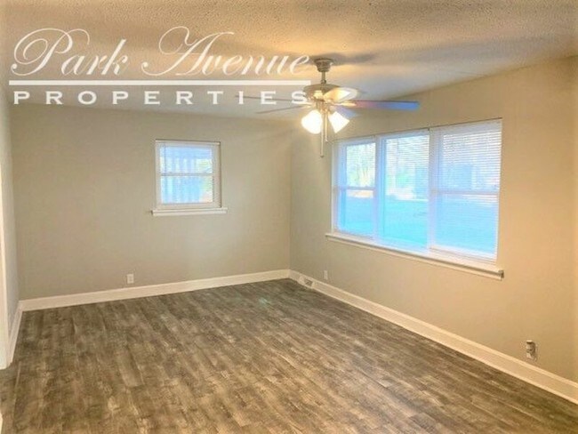 Foto del edificio - 307 S Myrtle School Rd