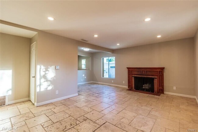 Foto del edificio - 2 br, 2 bath House - 7542 Lindley Ave