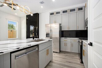 Building Photo - 3652 Seabrook St