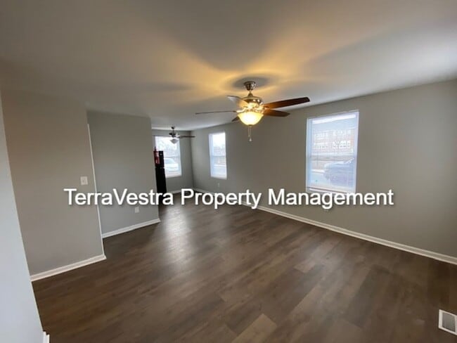 Building Photo - 3 Bed Single Family in Upper Deerfield!
