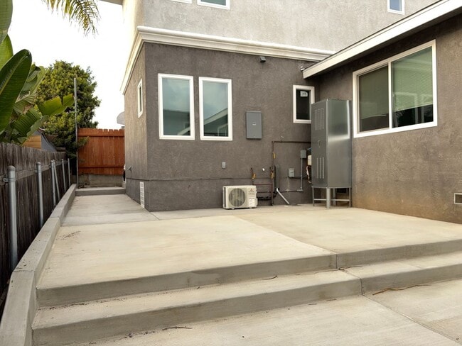 Foto del edificio - 3 bedrooms 3 baths home in San Diego. WATE...