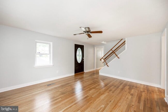 Building Photo - 4 Buttonwood Ave