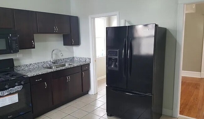 Foto del edificio - 7930 S Green St