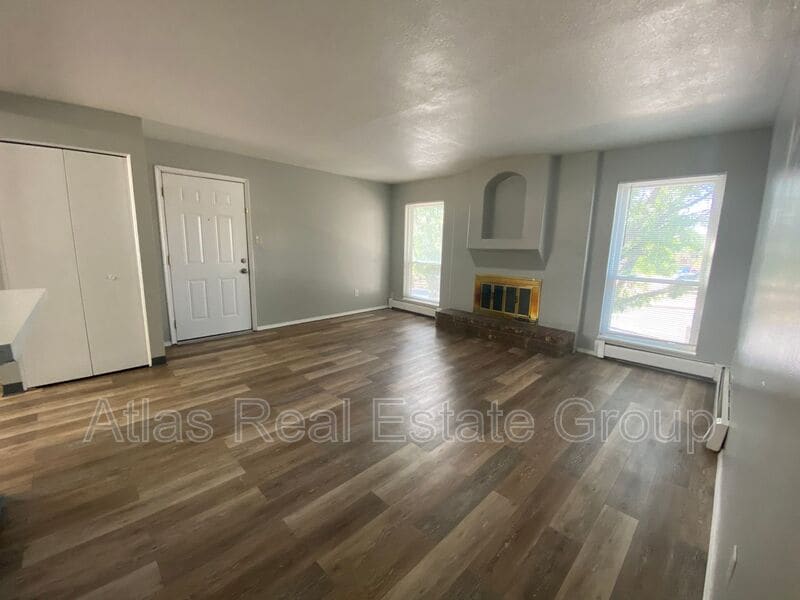 Primary Photo - 2840 Montebello Dr W