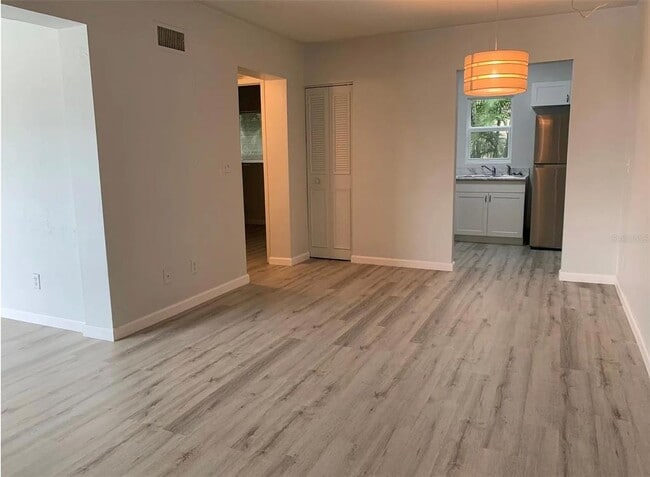 Foto del edificio - 4963 Viceroy St