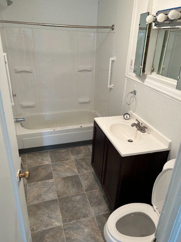 Building Photo - 304 7th Ave S