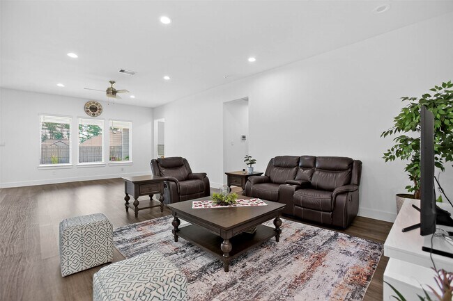 Foto del edificio - 13760 Rising Sun Ln