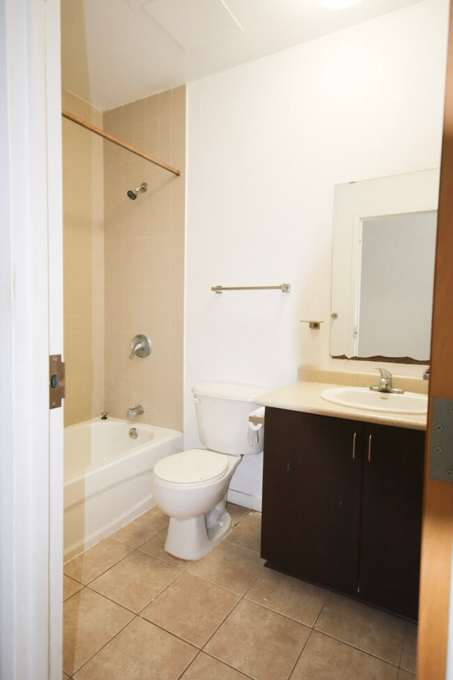 Building Photo - Cool One Bedroom Loft In Cambridge