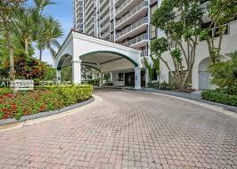 Building Photo - 3640 Yacht Club Dr