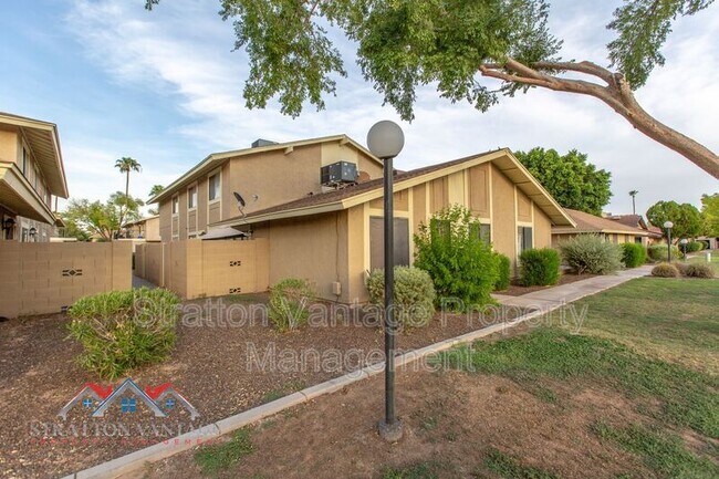 Foto del edificio - 1231 N Granite Reef Rd